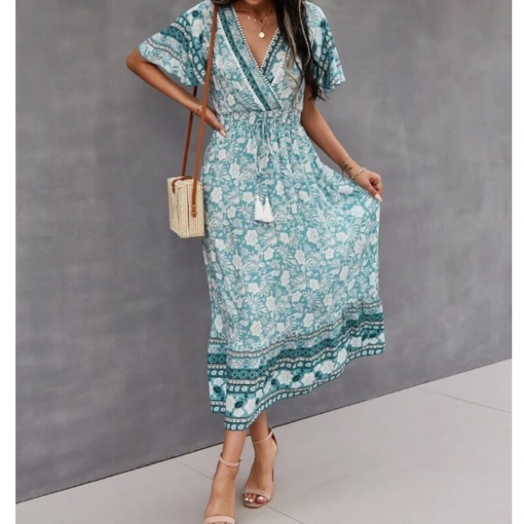 Boho gypsy butterfly sleeve tassel dress - Picture 4 of 7